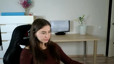 Snapshot of alice_________________________ chatting on October 15, 2025, 8:31 pm Alice online show from October 15, 2025, 8:31 pm