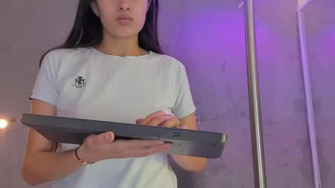 Alice Susan online show from April 15, 2026, 7:54 pm