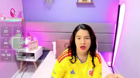 alice_brookss_ online show from July 4, 2026, 1:06 pm
