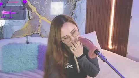 Snapshot of alice_cute77 chatting on July 17, 2026, 3:35 am Mey online show from July 17, 2026, 3:35 am