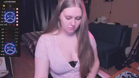 Snapshot of alice_dreamgirl_ chatting on October 1, 2025, 9:15 am Alice 3 online show from October 1, 2025, 9:15 am