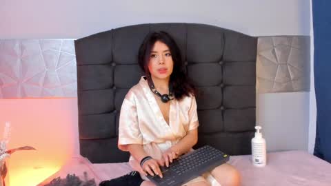  Alice Evans online show from January 17, 2025, 10:33 am