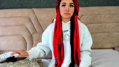 alice foxred online show from March 27, 2026, 1:44 pm