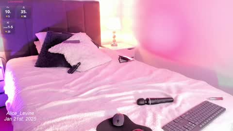 Alice  online show from January 22, 2025, 12:48 am