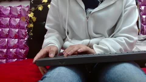 Snapshot of alice_magnus chatting on September 28, 2025, 12:32 pm alice online show from September 28, 2025, 12:32 pm