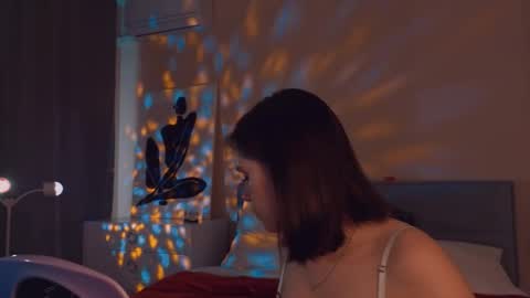 Snapshot of alice_miiiller chatting on September 24, 2025, 9:45 am Alice online show from September 24, 2025, 9:45 am