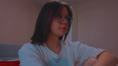 Snapshot of alice_miiiller chatting on October 1, 2025, 8:31 am Alice online show from October 1, 2025, 8:31 am