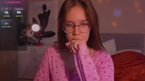 Snapshot of alice_miiiller chatting on October 13, 2025, 4:45 am Alice online show from October 13, 2025, 4:45 am