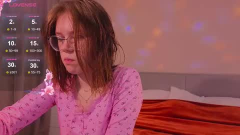 Snapshot of alice_miiiller chatting on October 16, 2025, 3:40 am Alice online show from October 16, 2025, 3:40 am