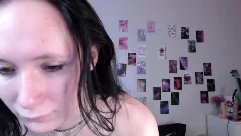 Snapshot of alice_perrez chatting on February 10, 2025, 10:09 am Alice and Mike online show from February 10, 2025, 10:09 am