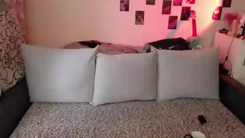 Snapshot of alice_perrez chatting on February 11, 2025, 10:04 am Alice and Mike online show from February 11, 2025, 10:04 am