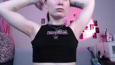 Snapshot of alice_perrez chatting on February 18, 2025, 11:22 am Alice and Mike online show from February 18, 2025, 11:22 am