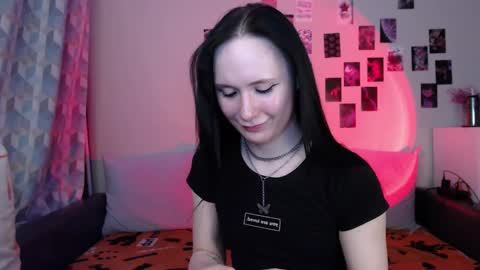 Snapshot of alice_perrez chatting on February 21, 2025, 12:06 pm Alice and Mike online show from February 21, 2025, 12:06 pm