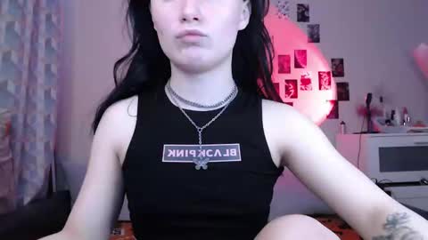 Snapshot of alice_perrez chatting on March 4, 2025, 12:12 pm Alice and Mike online show from March 4, 2025, 12:12 pm