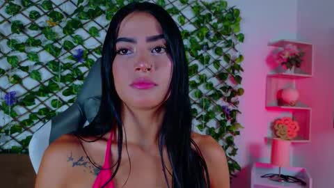 alice_rous21 online show from January 8, 2026, 1:13 pm