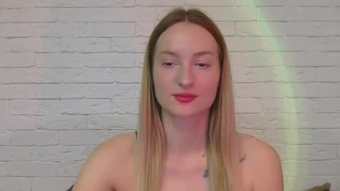 Snapshot of alice_sweet_01 chatting on November 13, 2025, 7:02 pm Alice online show from November 13, 2025, 7:02 pm