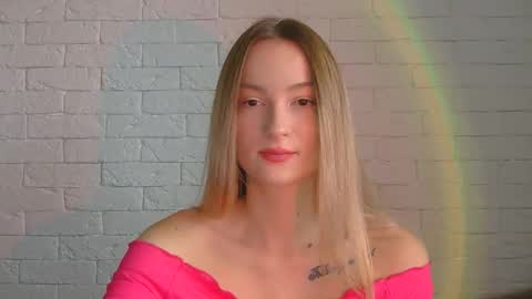 Snapshot of alice_sweet_01 chatting on November 20, 2025, 11:43 am Alice online show from November 20, 2025, 11:43 am