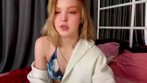 Alice  online show from March 6, 2025, 9:09 pm