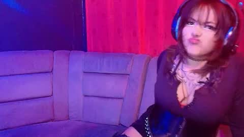 Snapshot of alice_von_rose chatting on May 6, 2026, 6:08 am alice_von_rose online show from May 6, 2026, 6:08 am
