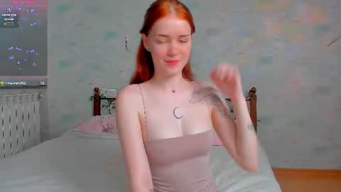 Snapshot of alice_with_freckles chatting on June 24, 2026, 9:08 am Alice online show from June 24, 2026, 9:08 am