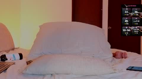 Snapshot of alicebenette chatting on May 10, 2026, 11:10 pm Alice Benette online show from May 10, 2026, 11:10 pm