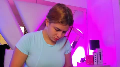AliceCruz online show from July 6, 2026, 12:02 pm