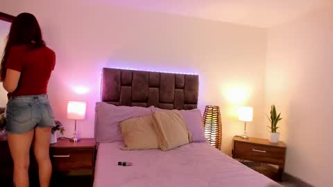 Snapshot of alicecullenn_ chatting on October 8, 2025, 1:09 pm Alice Cullen online show from October 8, 2025, 1:09 pm