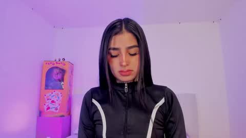 Snapshot of alicee_0 chatting on September 18, 2025, 11:56 am Alice online show from September 18, 2025, 11:56 am