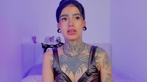 Snapshot of alicee_0 chatting on October 11, 2025, 5:55 pm Alice online show from October 11, 2025, 5:55 pm