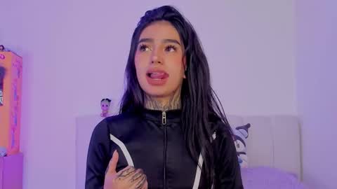 Snapshot of alicee_0 chatting on October 14, 2025, 7:14 pm Alice online show from October 14, 2025, 7:14 pm