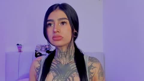 Snapshot of alicee_0 chatting on October 22, 2025, 7:24 pm Alice online show from October 22, 2025, 7:24 pm