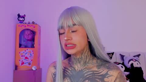 Snapshot of alicee_0 chatting on October 26, 2025, 8:37 pm Alice online show from October 26, 2025, 8:37 pm