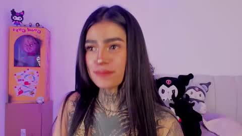 Snapshot of alicee_0 chatting on October 28, 2025, 9:06 pm Alice online show from October 28, 2025, 9:06 pm