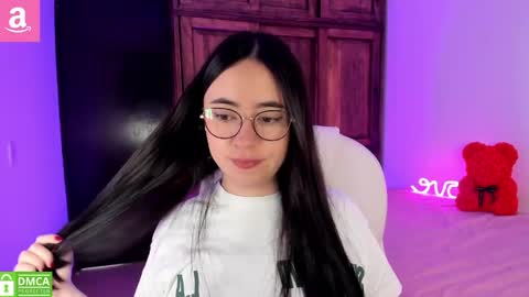 Snapshot of alicee_2 chatting on May 15, 2026, 7:21 pm Aliceee .. 97YP9VWGZHrefnav wishlist lists 1 online show from May 15, 2026, 7:21 pm