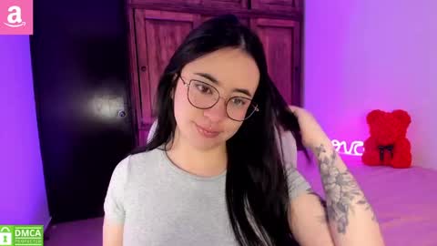 Snapshot of alicee_2 chatting on May 22, 2026, 10:10 am Aliceee .. 97YP9VWGZHrefnav wishlist lists 1 online show from May 22, 2026, 10:10 am