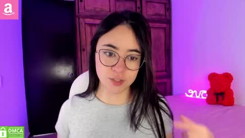 Snapshot of alicee_2 chatting on May 25, 2026, 12:44 pm Aliceee .. 97YP9VWGZHrefnav wishlist lists 1 online show from May 25, 2026, 12:44 pm