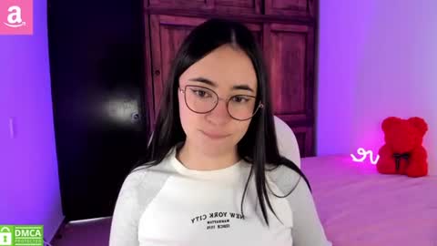 Snapshot of alicee_2 chatting on June 14, 2026, 5:04 pm Aliceee .. 97YP9VWGZHrefnav wishlist lists 1 online show from June 14, 2026, 5:04 pm