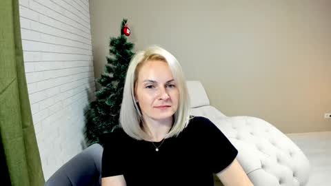 Snapshot of alicee__grace chatting on December 3, 2024, 10:18 pm Alicee online show from December 3, 2024, 10:18 pm