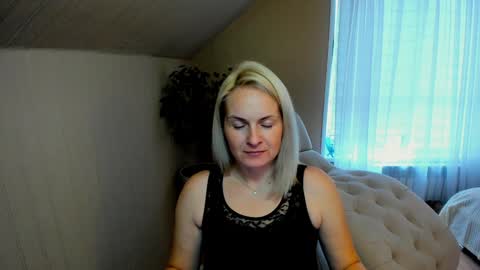 Snapshot of alicee__grace chatting on December 10, 2024, 8:30 am Alicee online show from December 10, 2024, 8:30 am