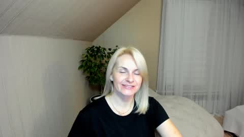 Snapshot of alicee__grace chatting on January 4, 2025, 8:16 pm Alicee online show from January 4, 2025, 8:16 pm