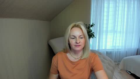 Snapshot of alicee__grace chatting on January 16, 2025, 11:04 am Alicee online show from January 16, 2025, 11:04 am