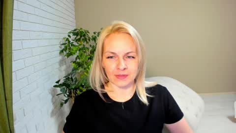 Snapshot of alicee__grace chatting on February 8, 2025, 7:05 pm Alicee online show from February 8, 2025, 7:05 pm