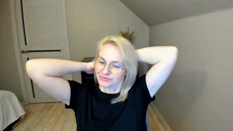 Snapshot of alicee__grace chatting on February 27, 2025, 6:53 pm Alicee online show from February 27, 2025, 6:53 pm