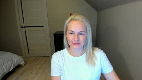 Snapshot of alicee__grace chatting on October 9, 2025, 7:23 pm Alicee online show from October 9, 2025, 7:23 pm