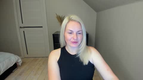 Snapshot of alicee__grace chatting on October 11, 2025, 7:23 pm Alicee online show from October 11, 2025, 7:23 pm