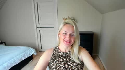 Snapshot of alicee__grace chatting on October 27, 2025, 7:56 am Alicee online show from October 27, 2025, 7:56 am