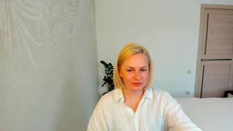 Snapshot of alicee__grace chatting on April 22, 2026, 8:28 am Alicee online show from April 22, 2026, 8:28 am