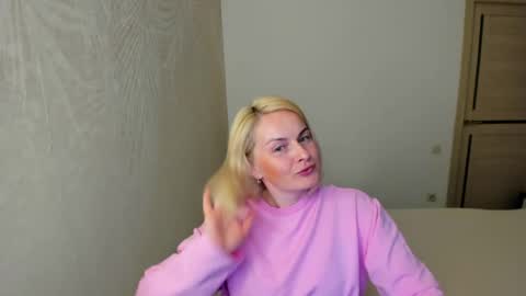 Snapshot of alicee__grace chatting on April 25, 2026, 6:49 pm Alicee online show from April 25, 2026, 6:49 pm