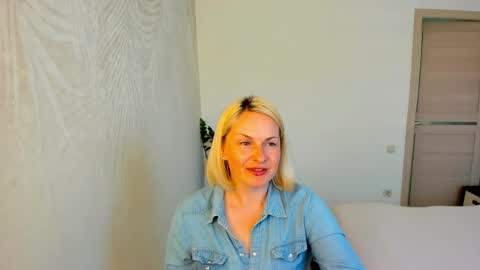 Snapshot of alicee__grace chatting on May 22, 2026, 10:32 am Alicee online show from May 22, 2026, 10:32 am