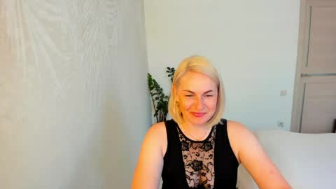 Snapshot of alicee__grace chatting on May 29, 2026, 8:01 am Alicee online show from May 29, 2026, 8:01 am